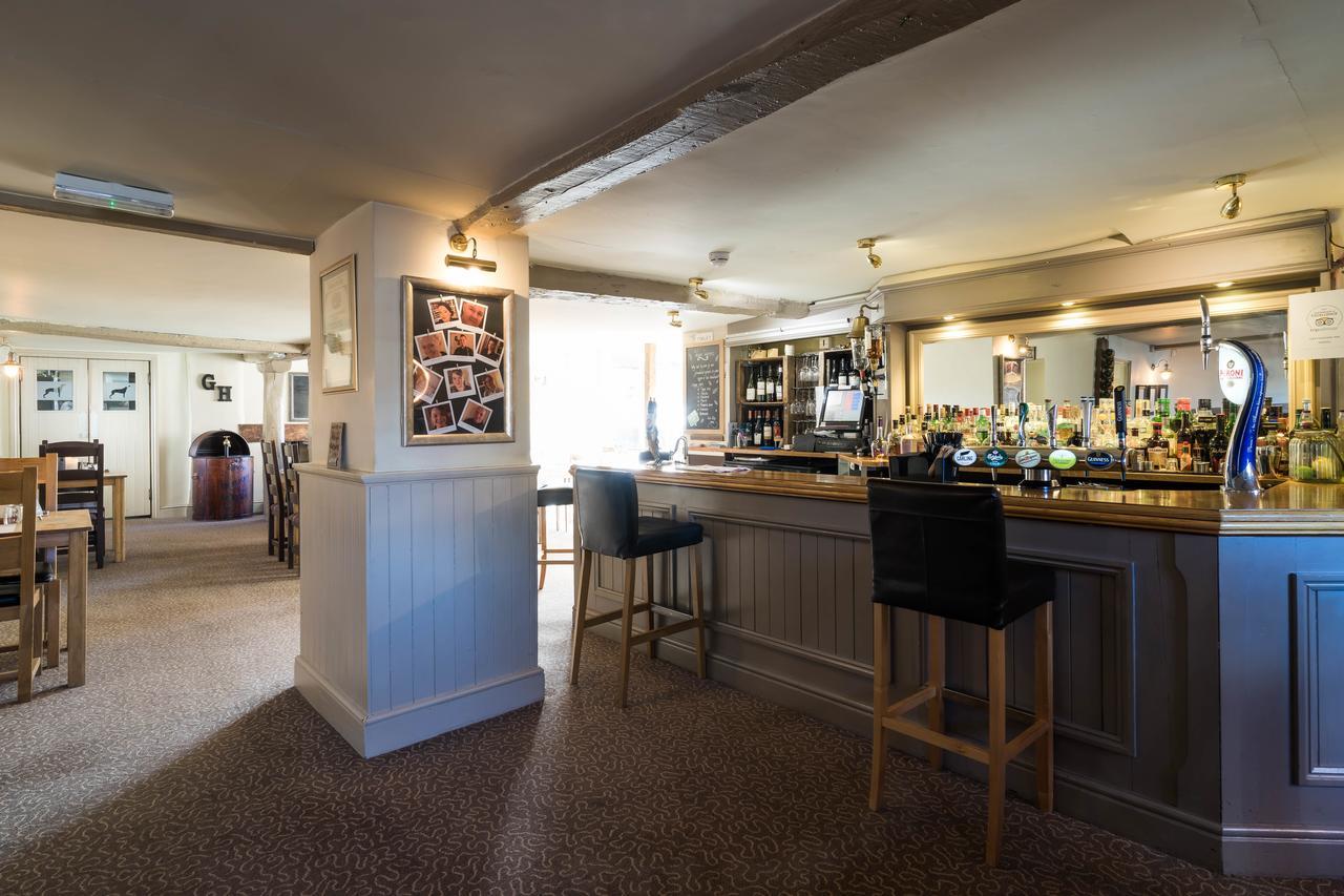Greyhound Inn Wilton Wilton  Exterior foto